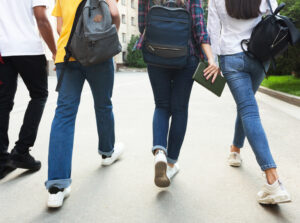 Photo d'un groupe d'étudiants en école secondaire